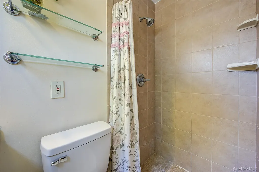 55 Duncan Drive W Westbury NY 11590