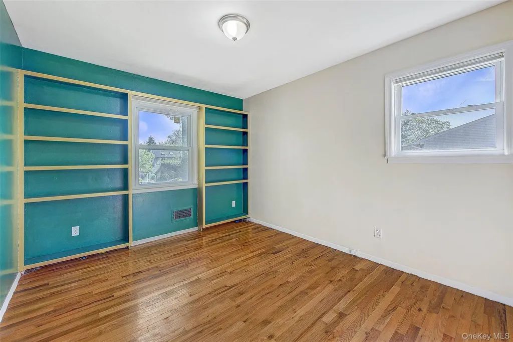55 Duncan Drive W Westbury NY 11590