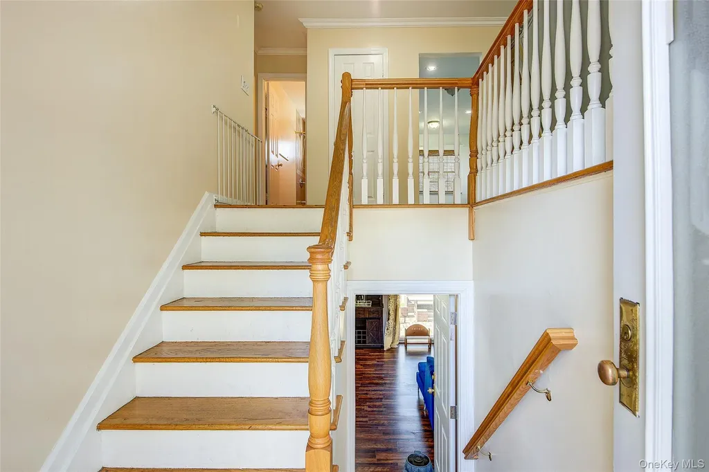 55 Duncan Drive W Westbury NY 11590