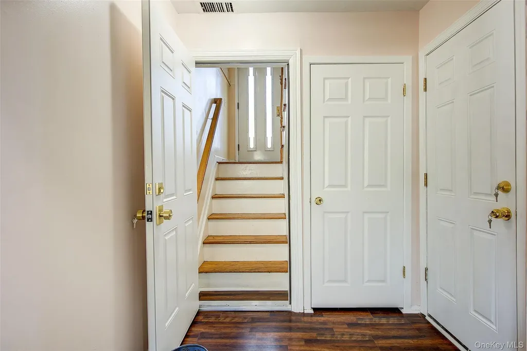 55 Duncan Drive W Westbury NY 11590