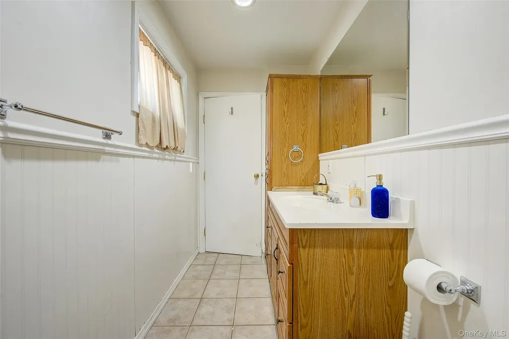 55 Duncan Drive W Westbury NY 11590