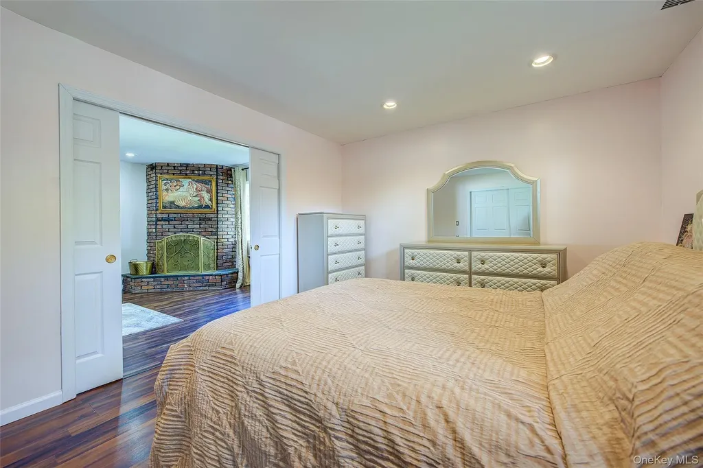 55 Duncan Drive W Westbury NY 11590