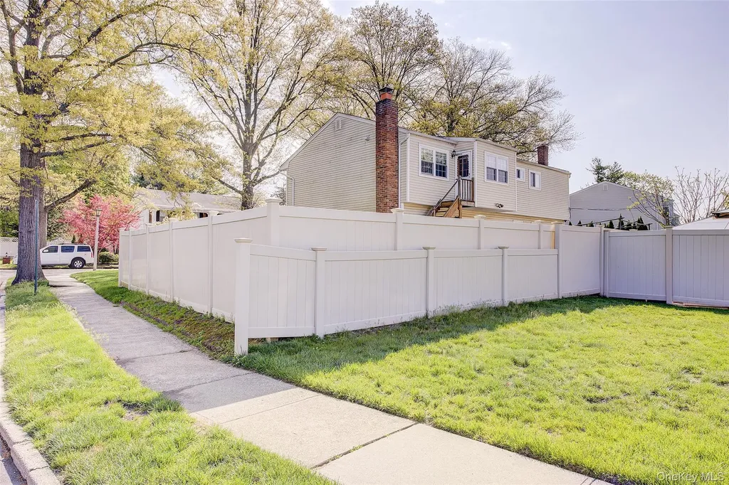 55 Duncan Drive W Westbury NY 11590