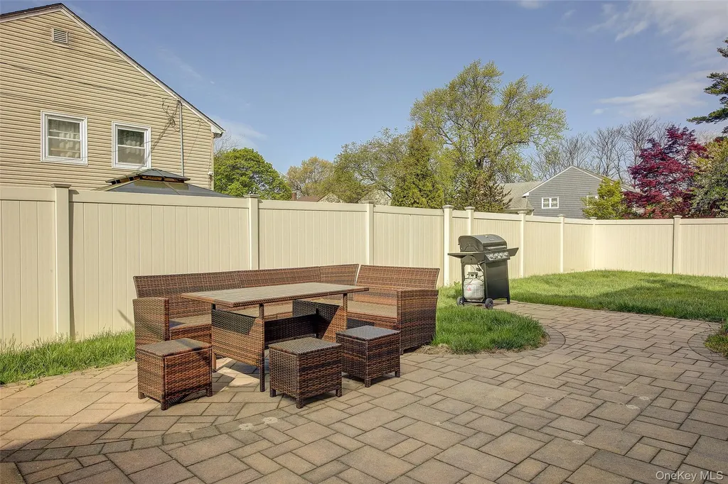 55 Duncan Drive W Westbury NY 11590