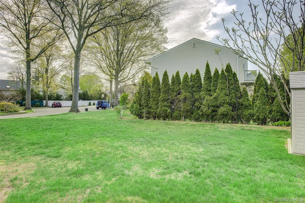 55 Duncan Drive W Westbury NY 11590