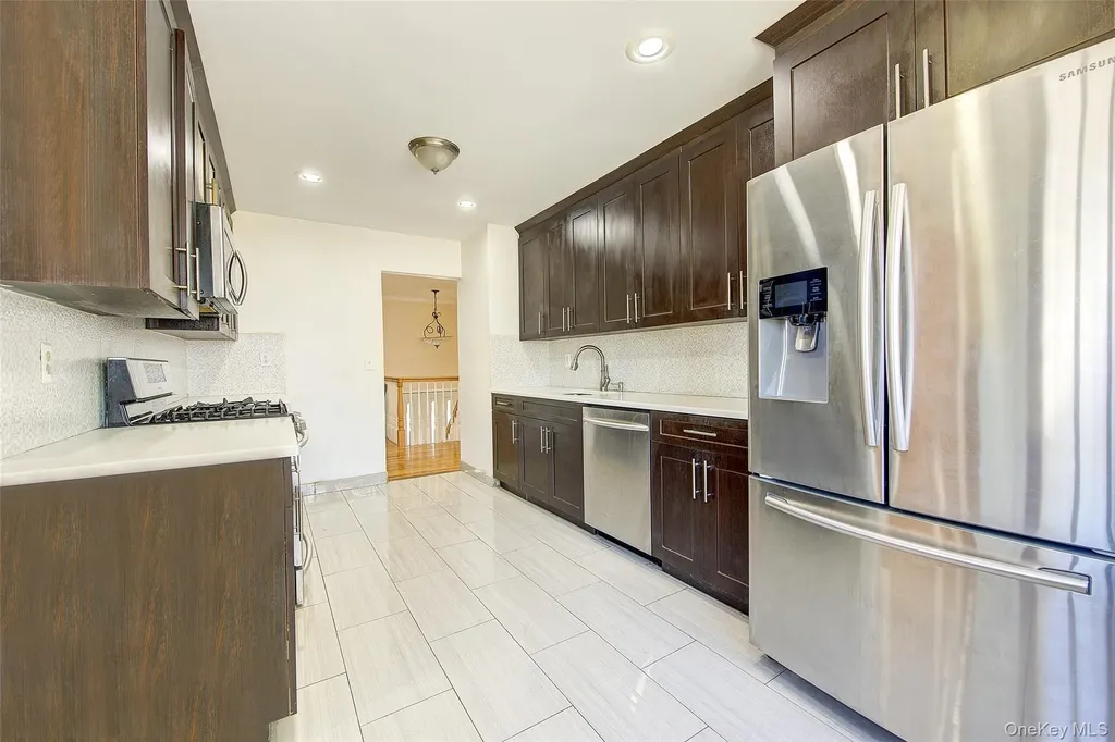 55 Duncan Drive W Westbury NY 11590