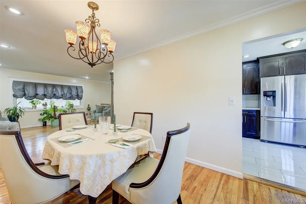 55 Duncan Drive W Westbury NY 11590