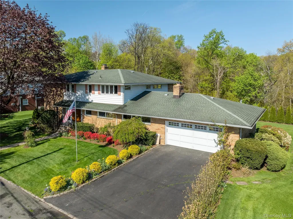7 Parkway E Yonkers NY 10701