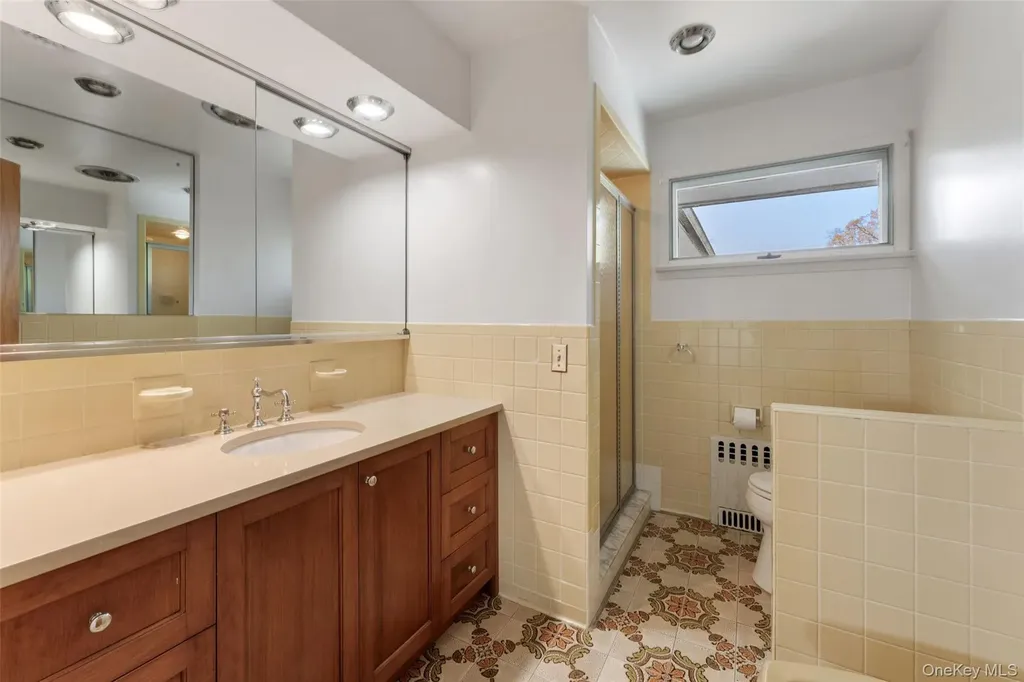 7 Parkway E Yonkers NY 10701