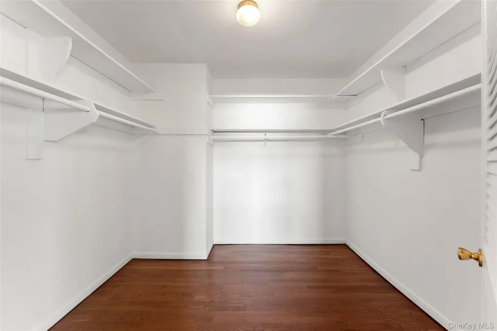 7 Parkway E Yonkers NY 10701