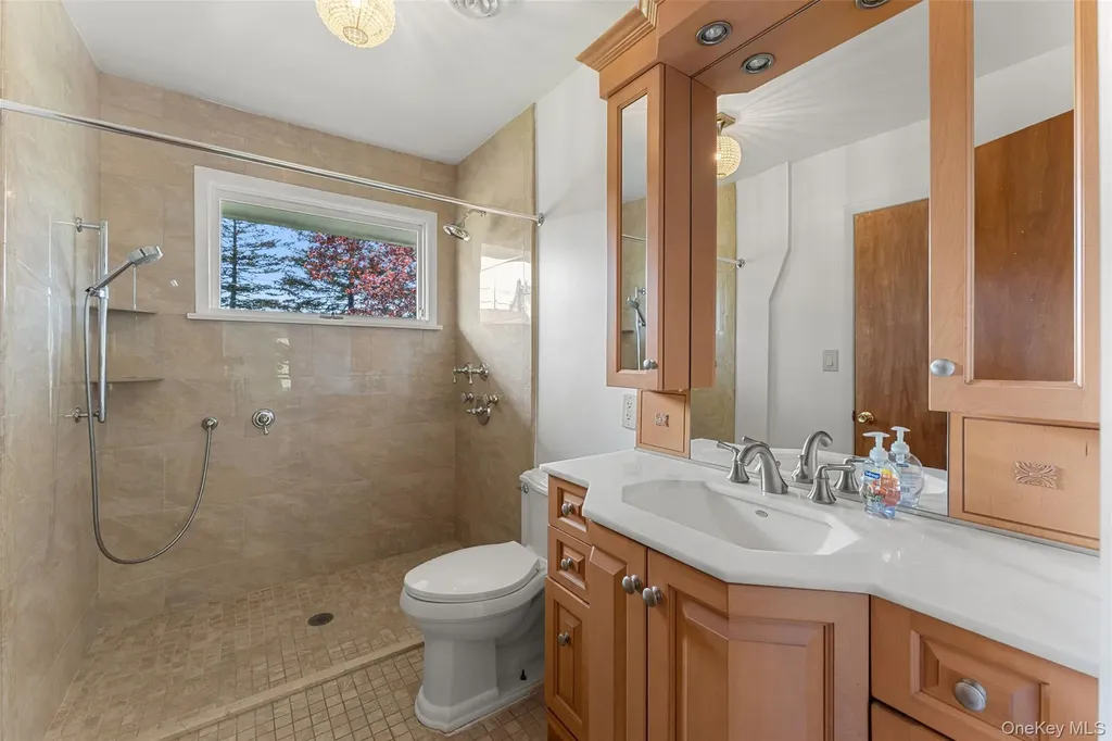 7 Parkway E Yonkers NY 10701