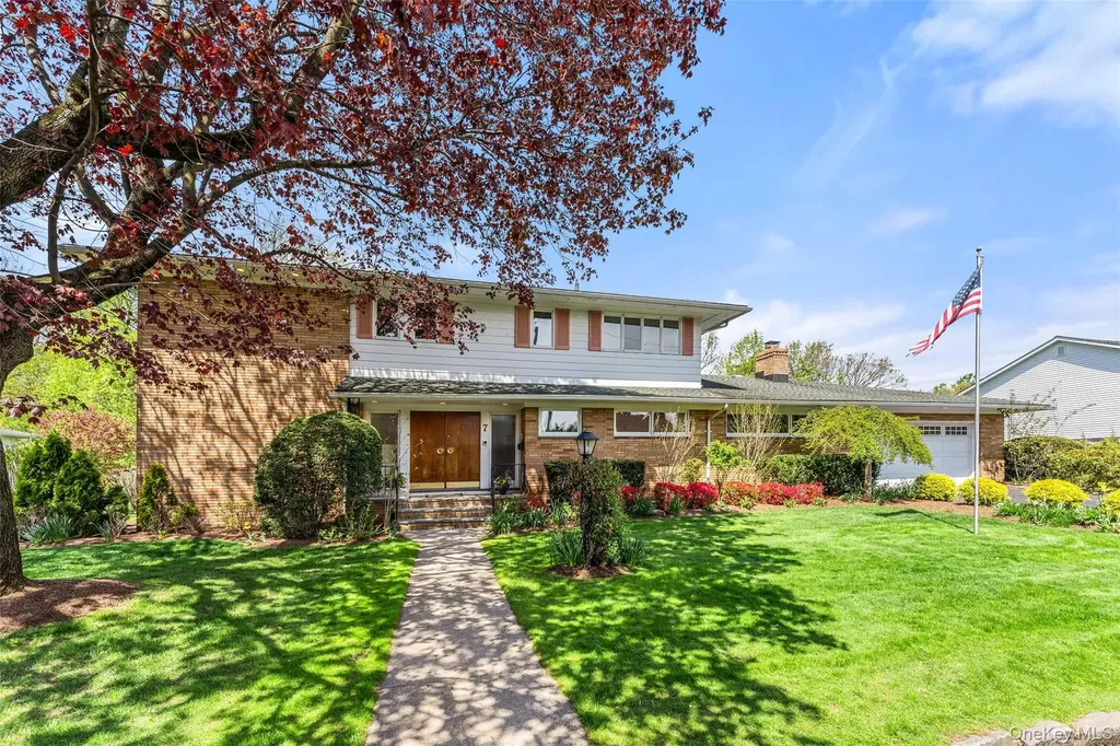 7 Parkway E Yonkers NY 10701