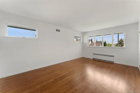 7 Parkway E Yonkers NY 10701