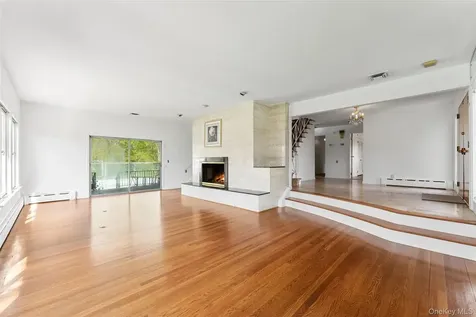 7 Parkway E Yonkers NY 10701
