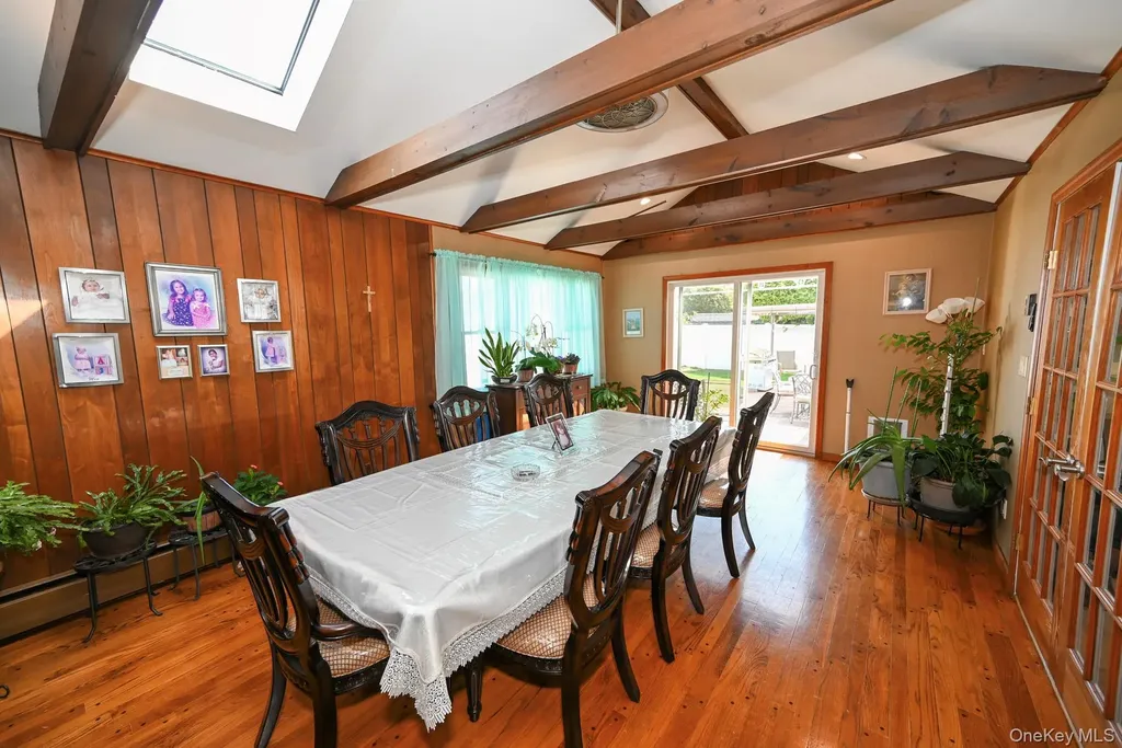 582 Western Park Drive West Hempstead NY 11552