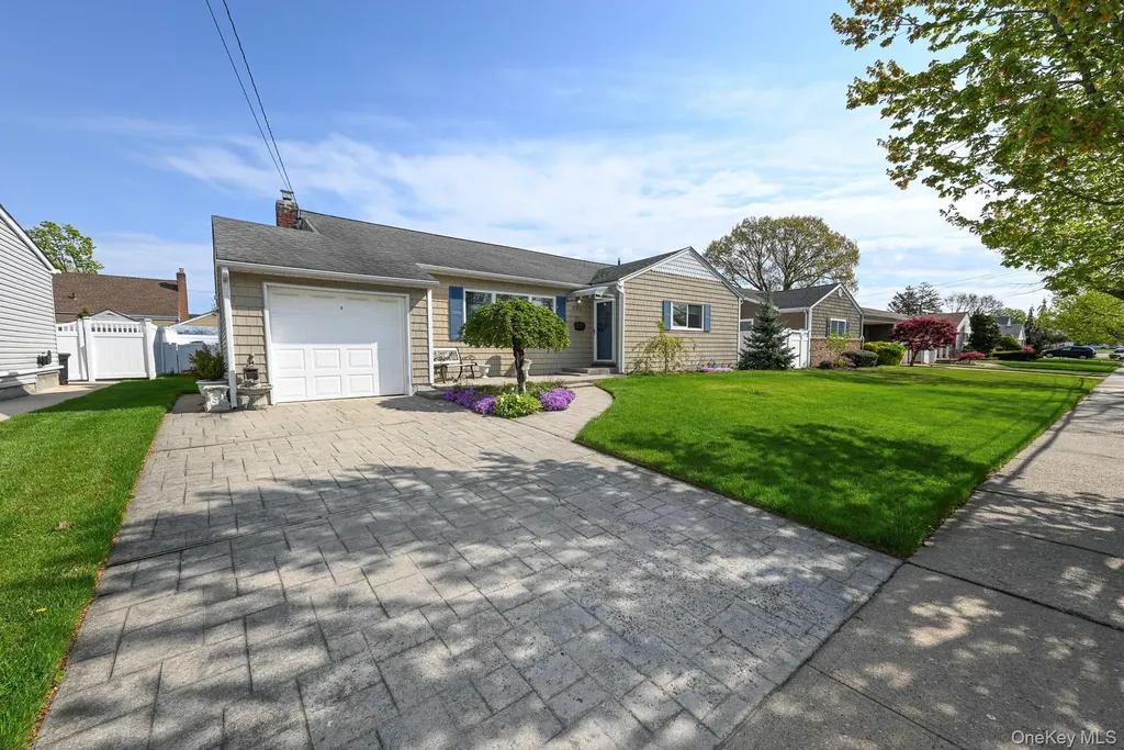 582 Western Park Drive West Hempstead NY 11552