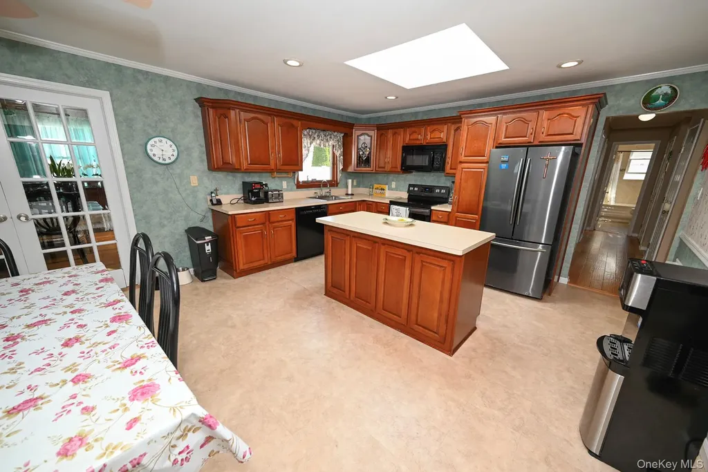 582 Western Park Drive West Hempstead NY 11552