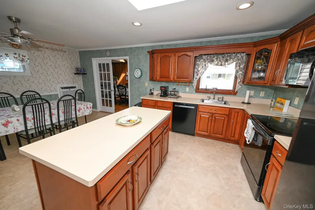 582 Western Park Drive West Hempstead NY 11552