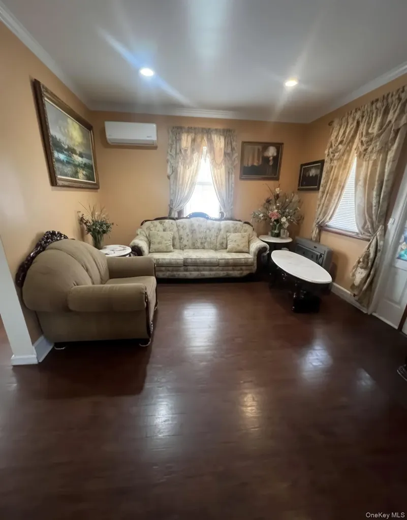 70 Massachusetts Avenue Bay Shore NY 11706
