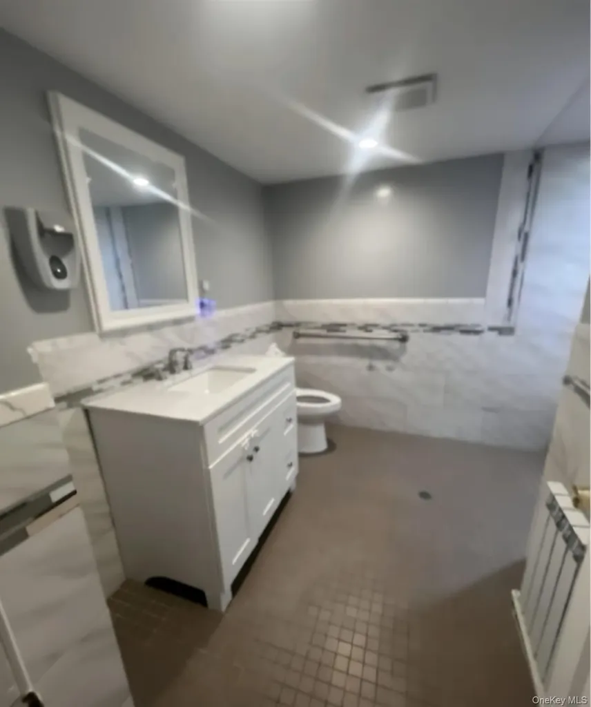 70 Massachusetts Avenue Bay Shore NY 11706