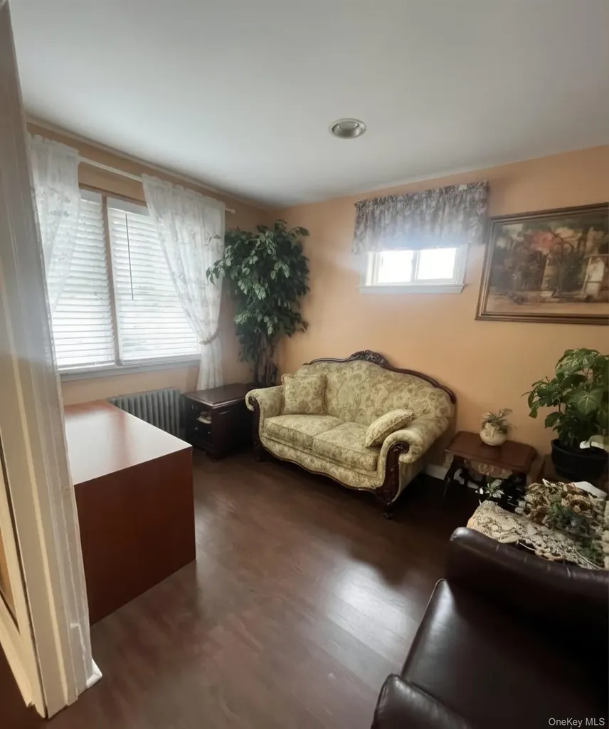 70 Massachusetts Avenue Bay Shore NY 11706