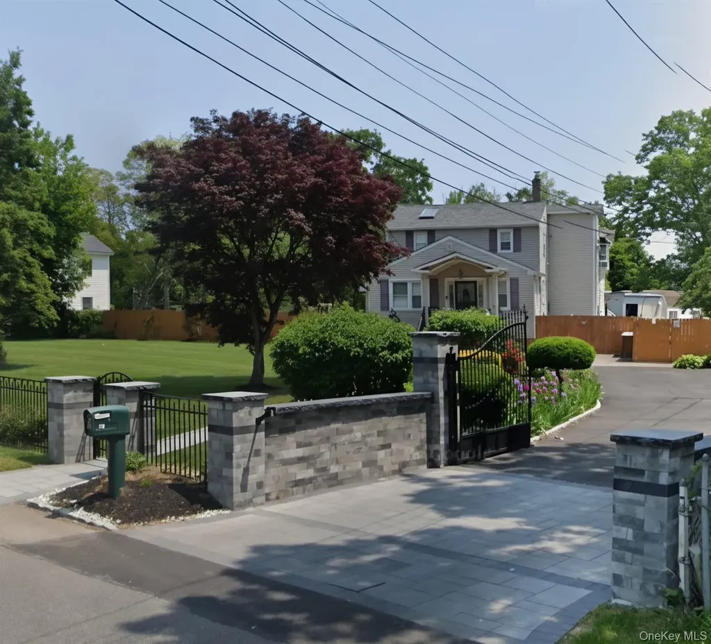 70 Massachusetts Avenue Bay Shore NY 11706