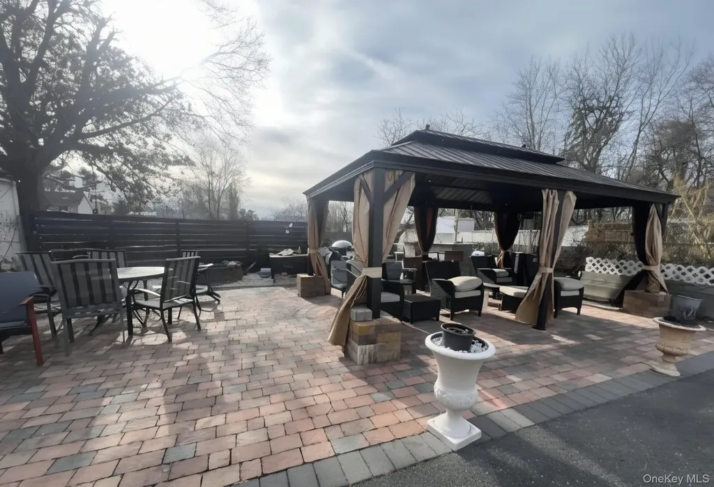 70 Massachusetts Avenue Bay Shore NY 11706
