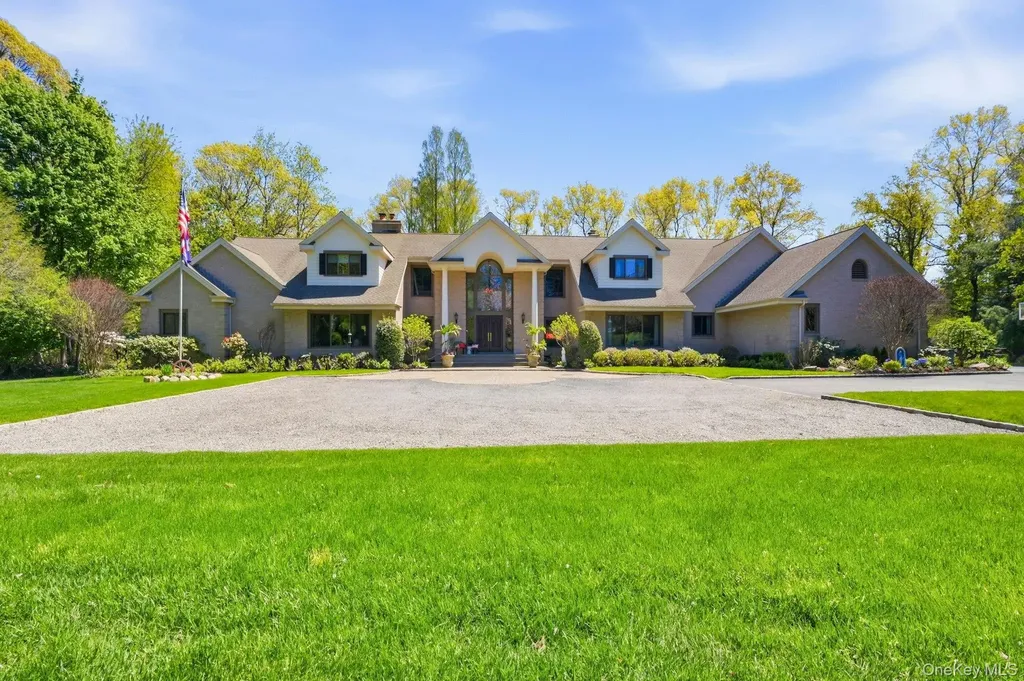 10 Fox Meadow Lane Lloyd Harbor NY 11743