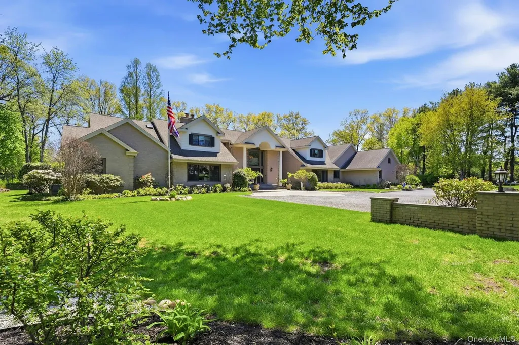 10 Fox Meadow Lane Lloyd Harbor NY 11743