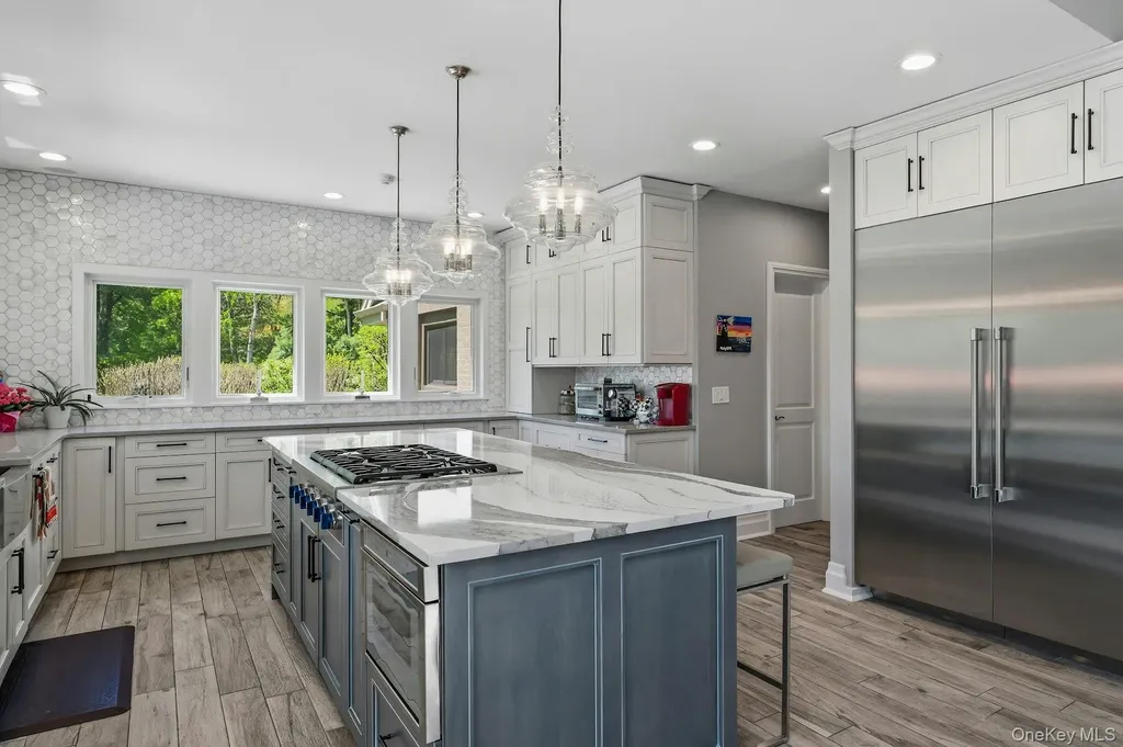 10 Fox Meadow Lane Lloyd Harbor NY 11743