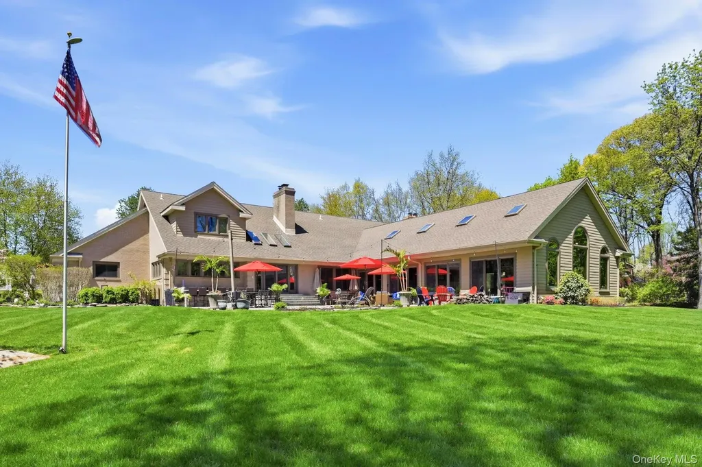 10 Fox Meadow Lane Lloyd Harbor NY 11743