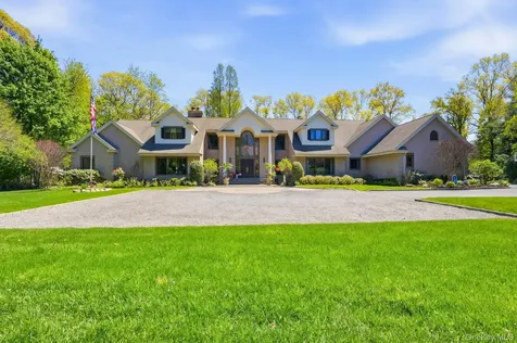 10 Fox Meadow Lane Lloyd Harbor NY 11743