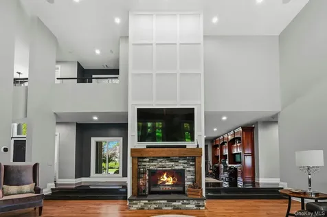 10 Fox Meadow Lane Lloyd Harbor NY 11743