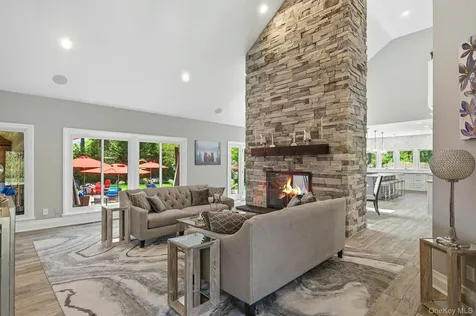 10 Fox Meadow Lane Lloyd Harbor NY 11743