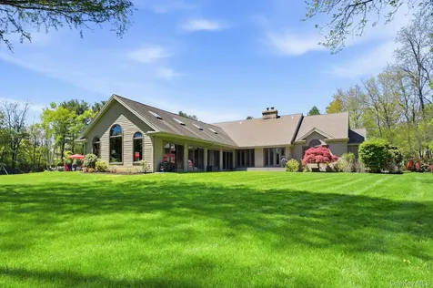 10 Fox Meadow Lane Lloyd Harbor NY 11743