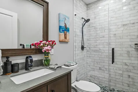 10 Fox Meadow Lane Lloyd Harbor NY 11743