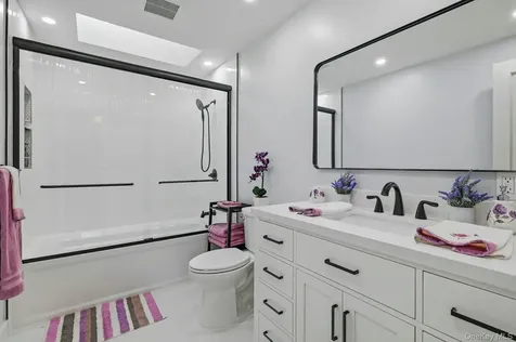 10 Fox Meadow Lane Lloyd Harbor NY 11743