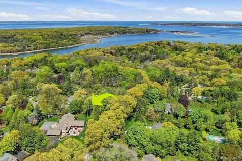 10 Fox Meadow Lane Lloyd Harbor NY 11743