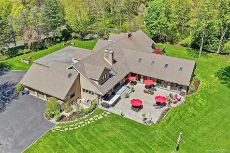10 Fox Meadow Lane Lloyd Harbor NY 11743