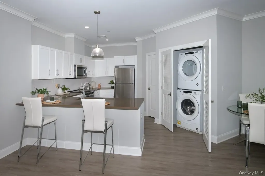 75 E Hoffman Avenue Lindenhurst NY 11757