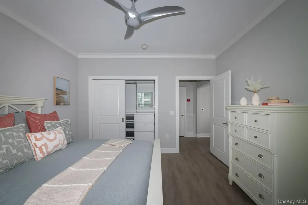 75 E Hoffman Avenue Lindenhurst NY 11757