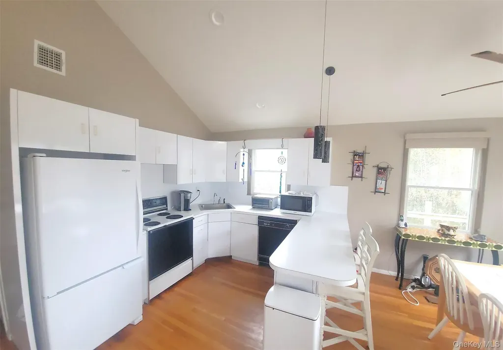 33 Broadway Fair Harbor NY 11706