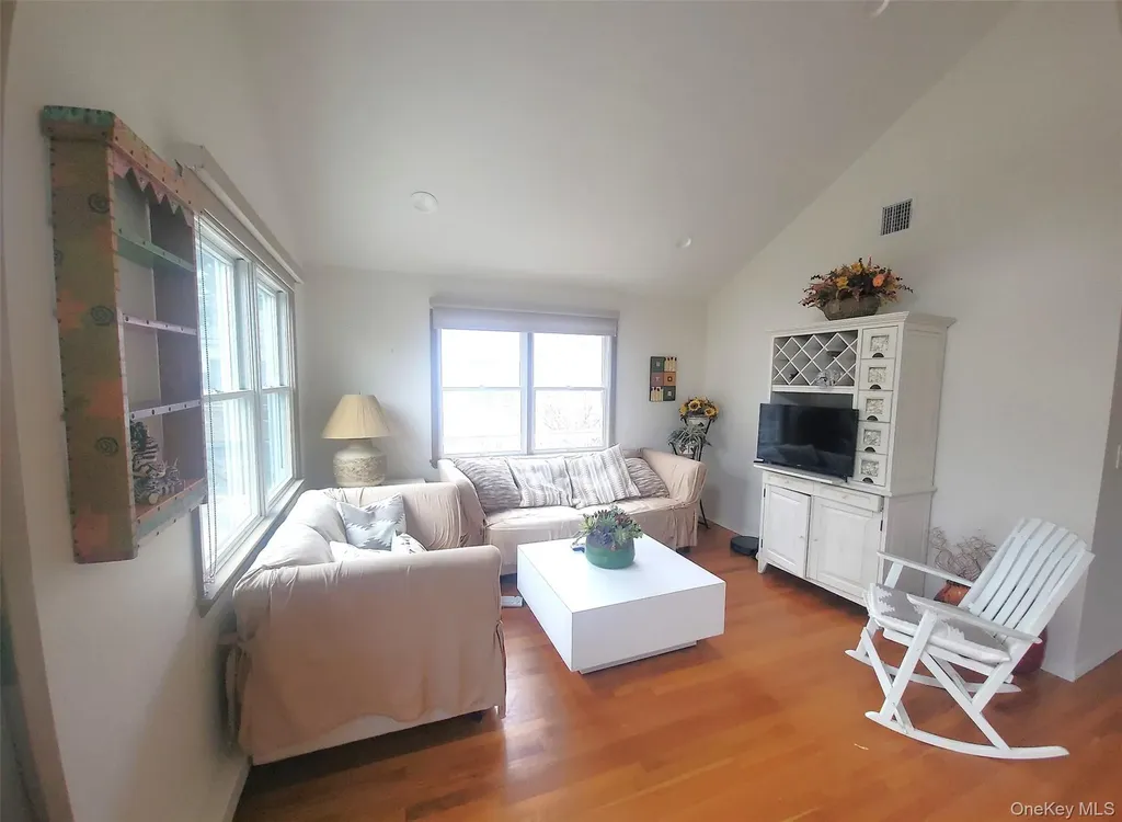 33 Broadway Fair Harbor NY 11706