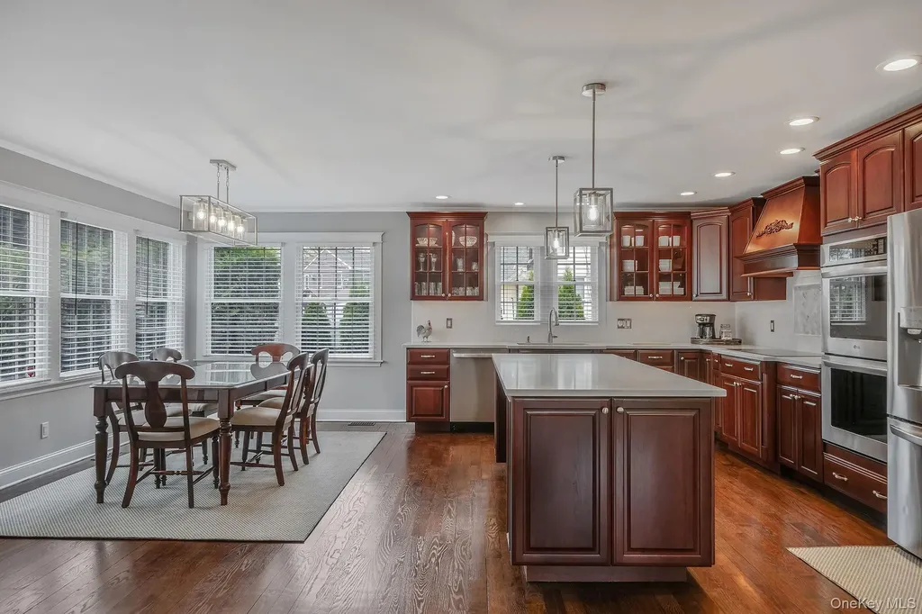 512 Heathcliff Drive Seaford NY 11783