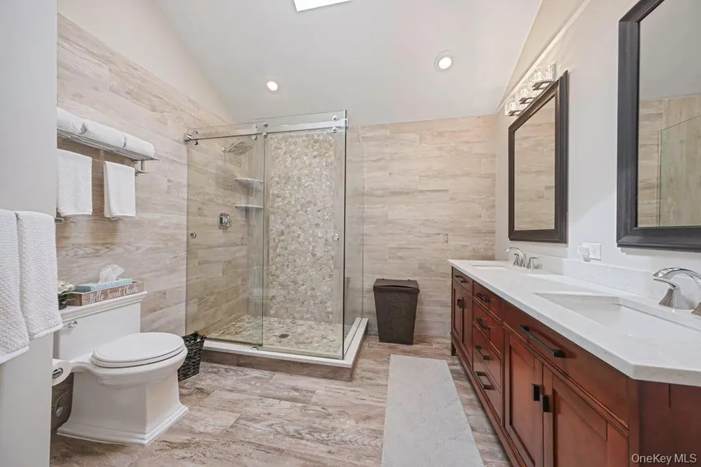 512 Heathcliff Drive Seaford NY 11783