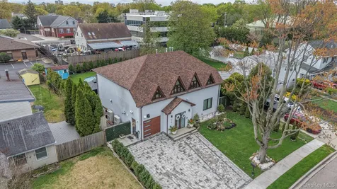 316 Acre Lane Hicksville NY 11801