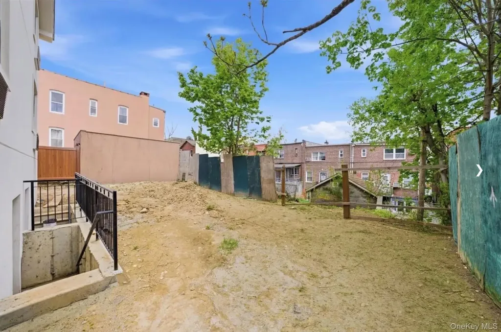 955 E 229th Street Bronx NY 10466