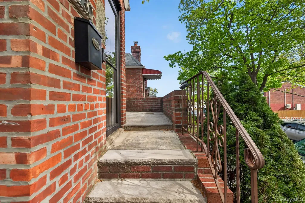 32-30 190th Street Flushing NY 11358