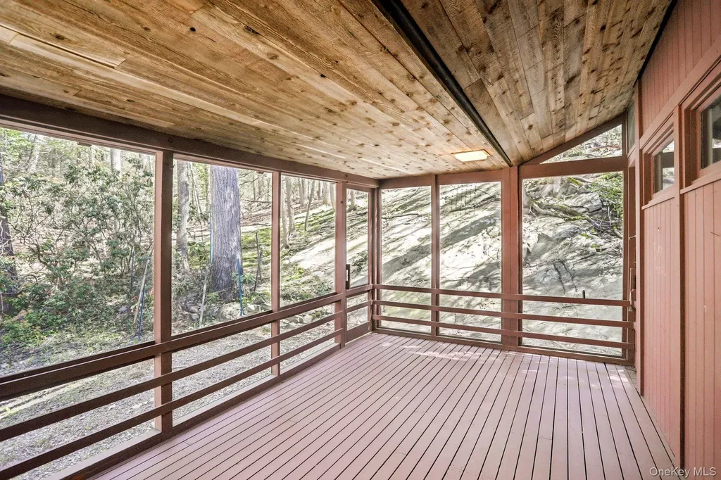 59 Shad Road W Pound Ridge NY 10576