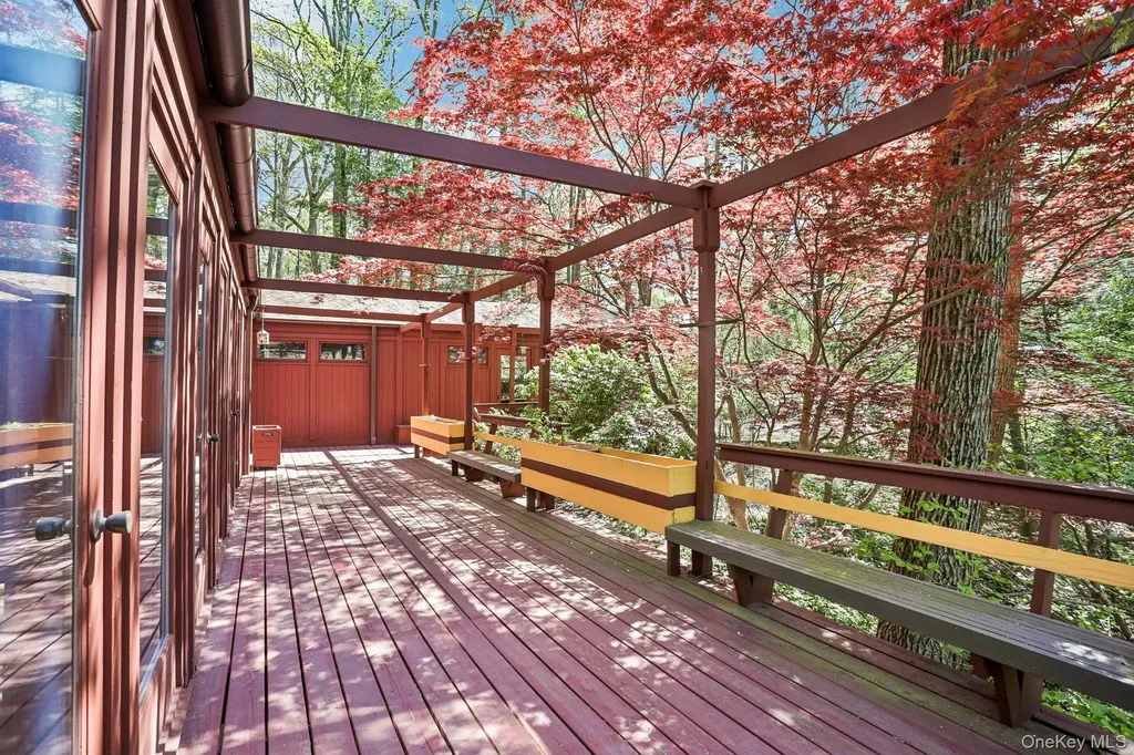 59 Shad Road W Pound Ridge NY 10576